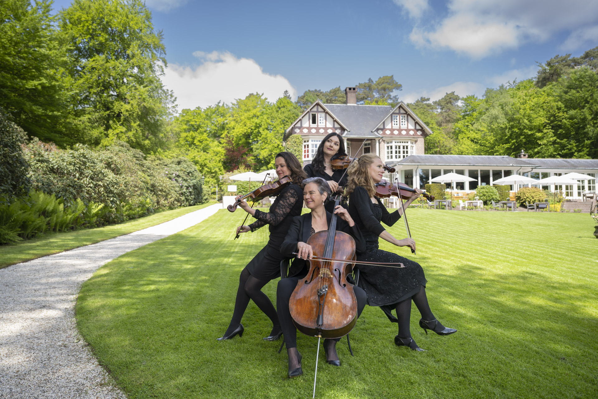 Het_Strijkkwartet_huwelijk-bruiloft-tenue